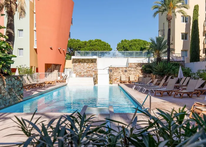 Vauban Superbe T2 Avec Vue Port Résidence De Gamme Clim Parking Privé Wi-fi Appartamento