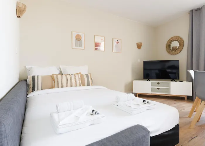 Vauban Superbe T2 Avec Vue Port Résidence De Gamme Clim Parking Privé Wi-fi Appartamento *