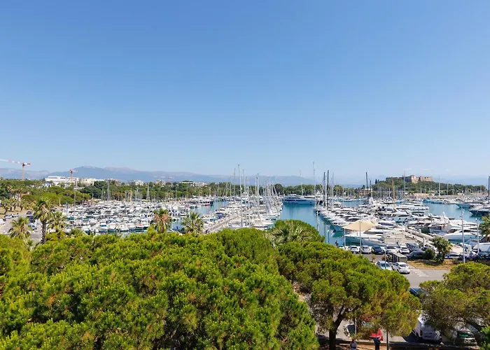 Vauban Superbe T2 Avec Vue Port Résidence De Gamme Clim Parking Privé Wi-fi *