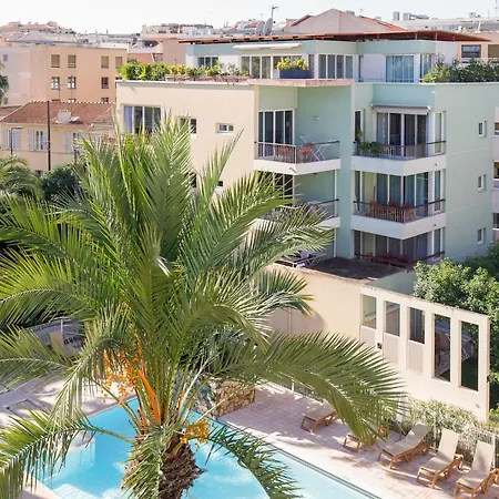 Apartment Vauban Superbe T2 Avec Vue Port De Gamme Clim Parking Prive Wi-fi *