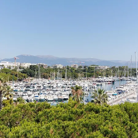 Vauban Superbe T2 Avec Vue Port De Gamme Clim Parking Prive Wi-fi * 昂蒂布