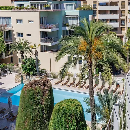 Vauban Superbe T2 Avec Vue Port De Gamme Clim Parking Prive Wi-fi Antibes