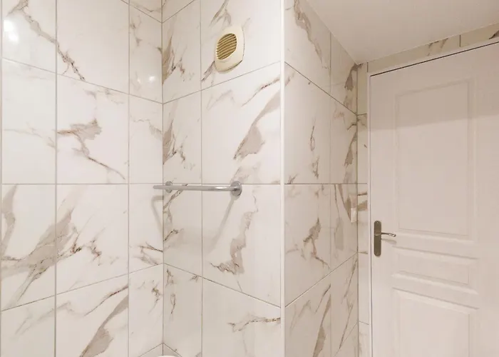 Vauban Superbe T2 Avec Vue Port De Gamme Clim Parking Prive Wi-fi